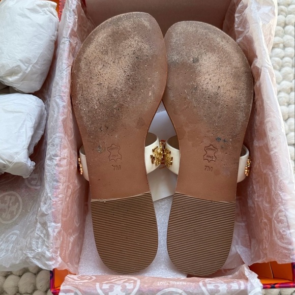 Tory Burch Val Patent Flat Sandal Ivory/Gold Size 7 - Picture 3 of 6